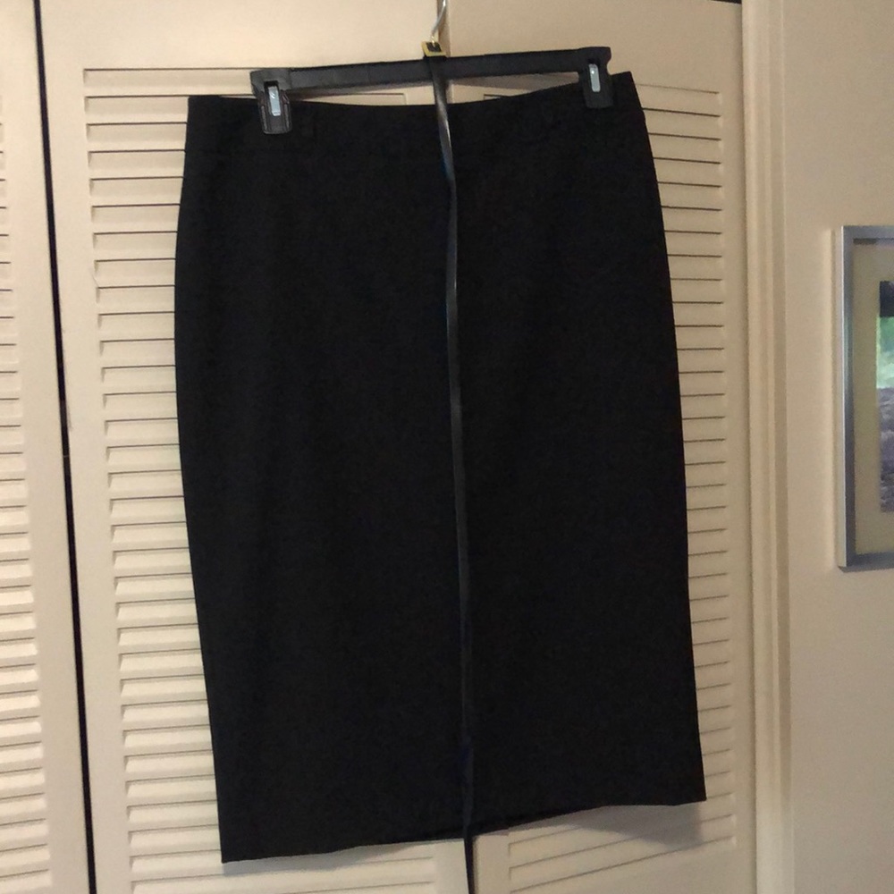 Jones New York Skirt Size 12-Black. New With Tags and Never Worn !